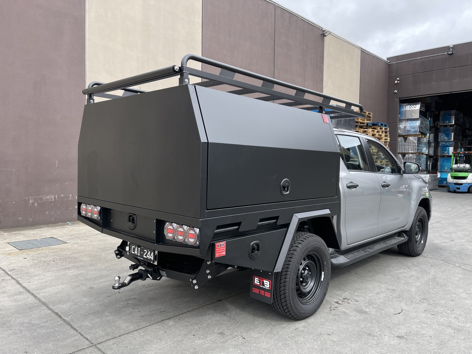 Custom store hilux tray
