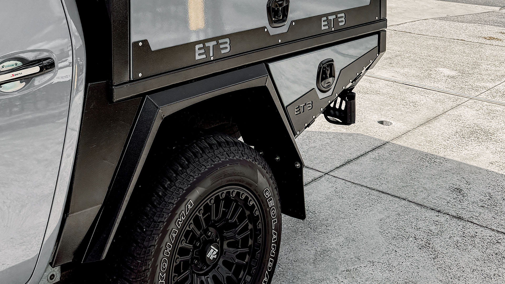 Xtray Details